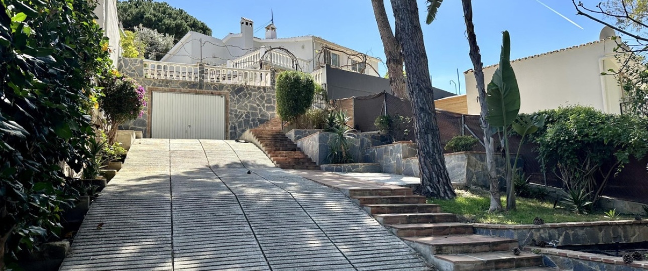 Wiederverkauf - Villa - Marbella - El Rosario
