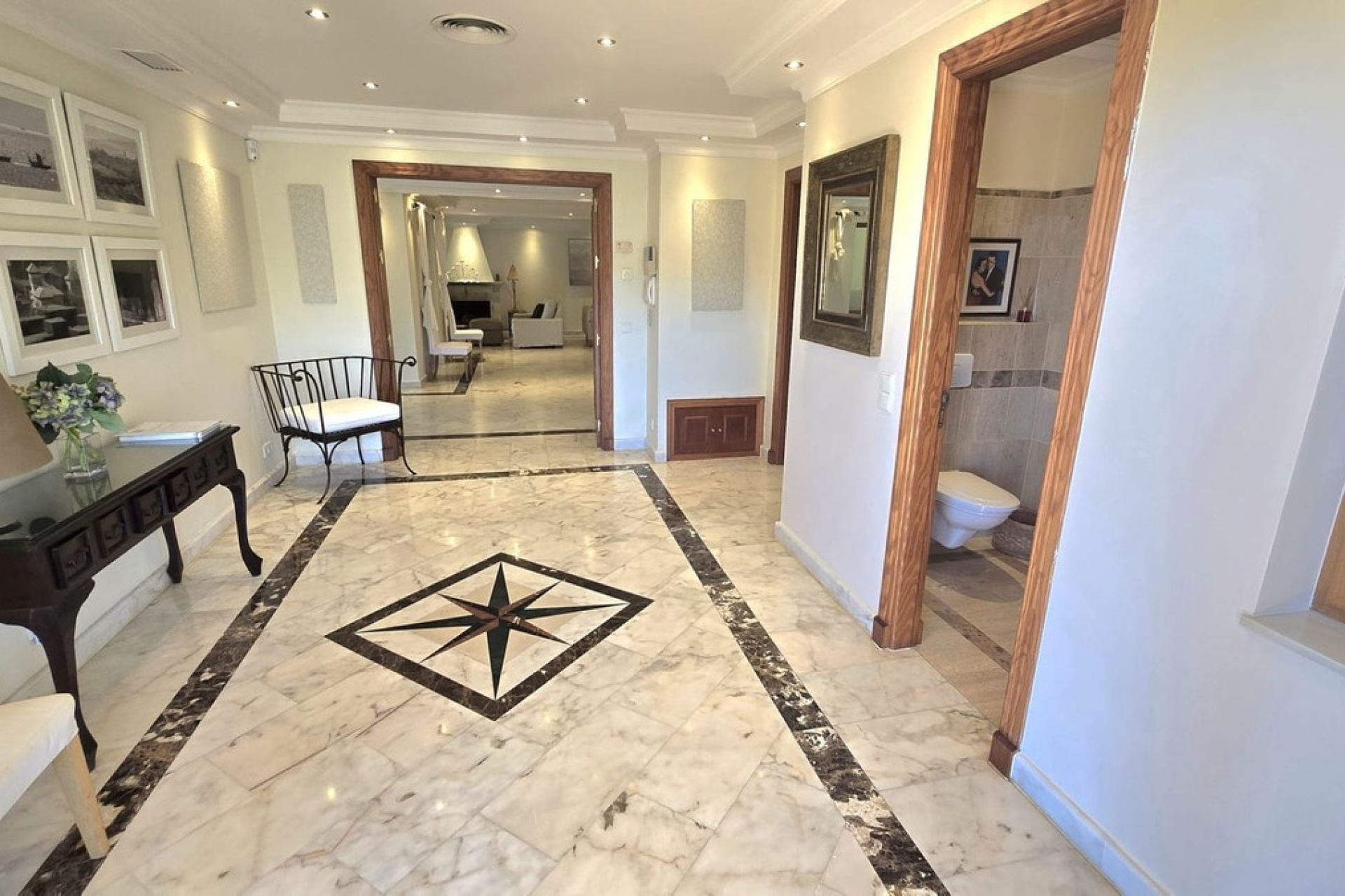 Wiederverkauf - Villa - Marbella - El Rosario