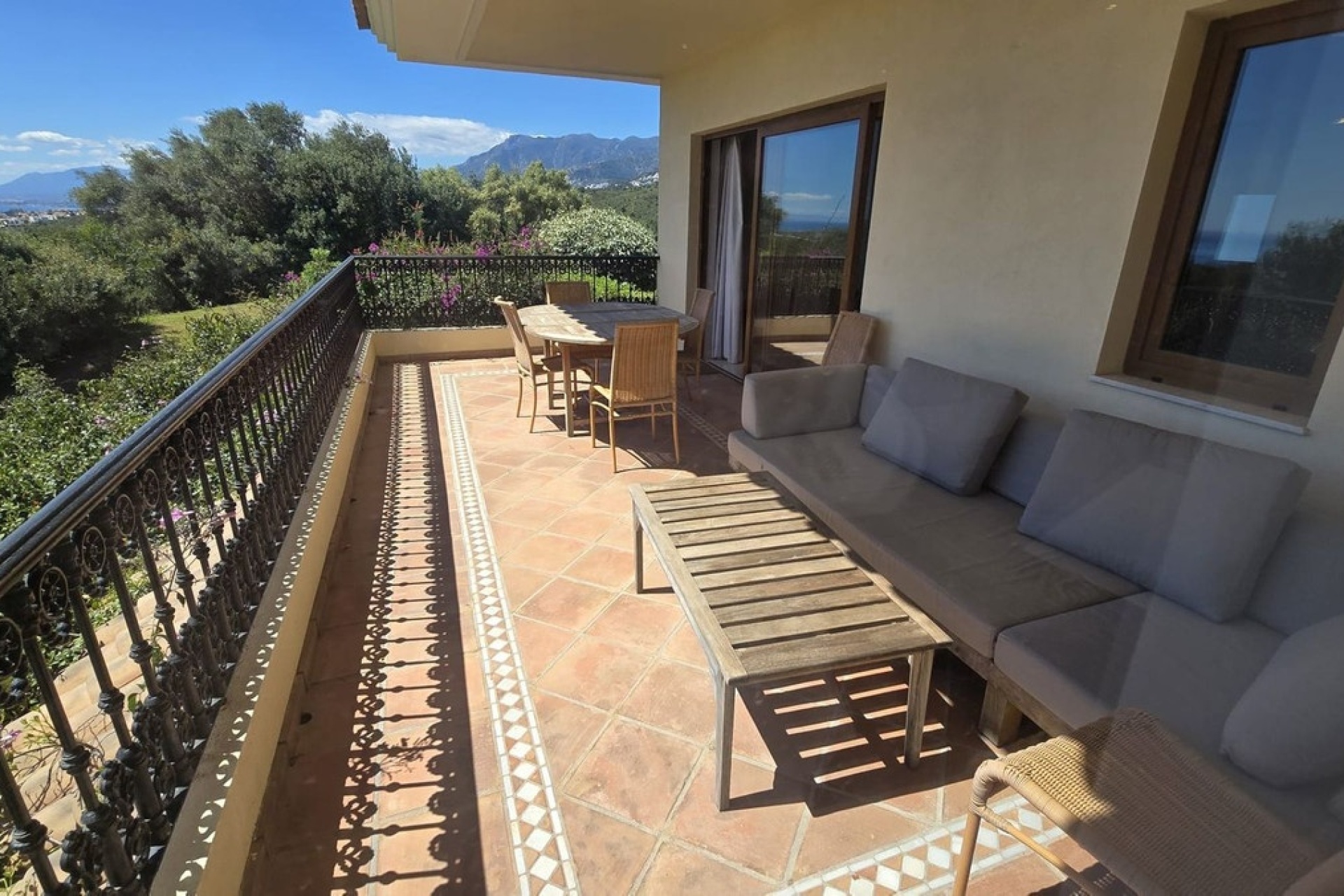 Wiederverkauf - Villa - Marbella - El Rosario