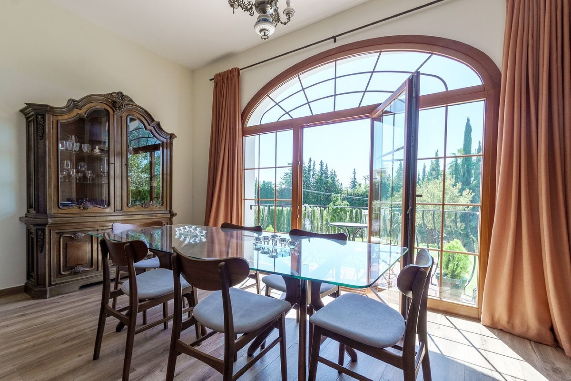 Wiederverkauf - Villa - Marbella - El Rosario