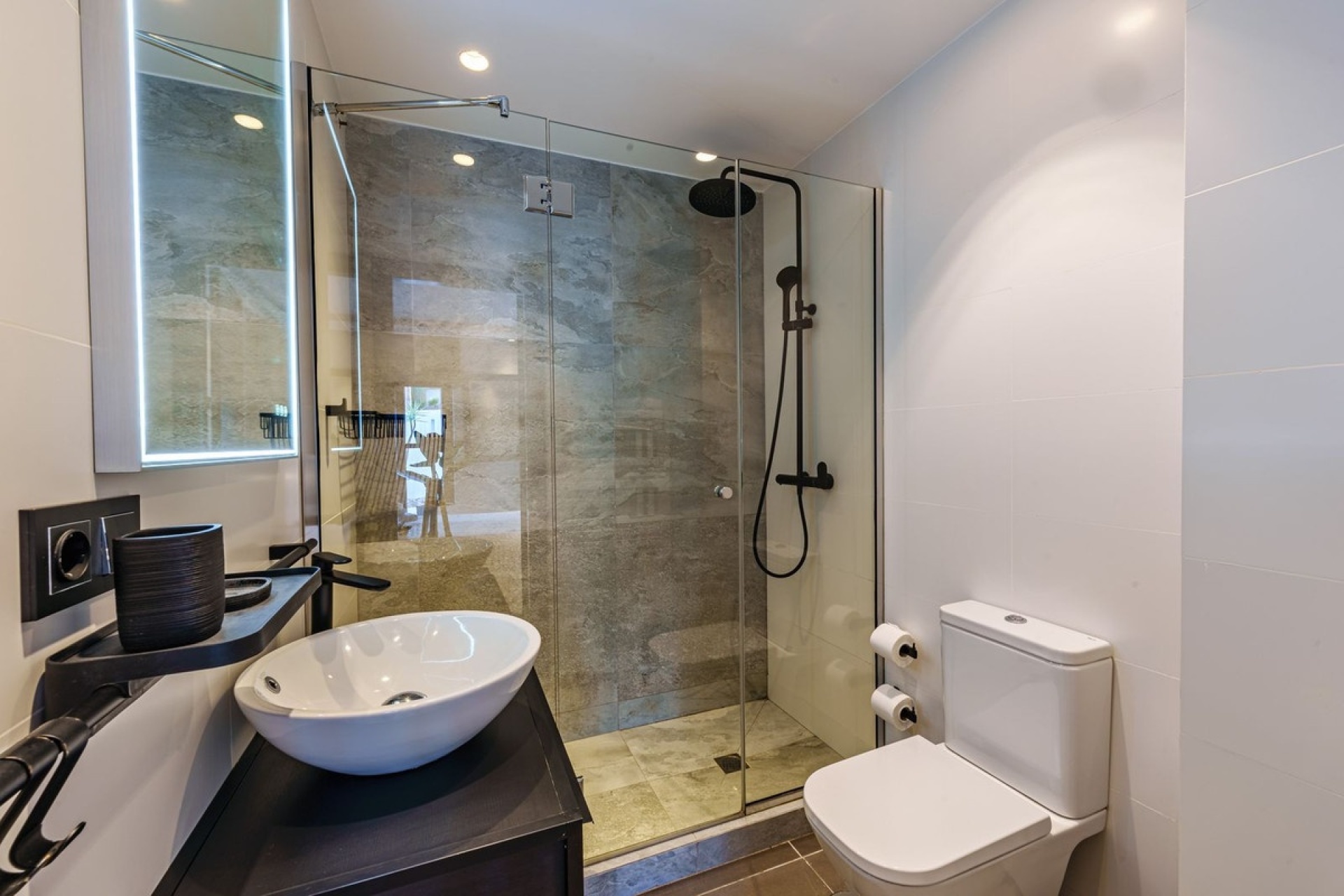 Wiederverkauf - Villa - Marbella - El Rosario