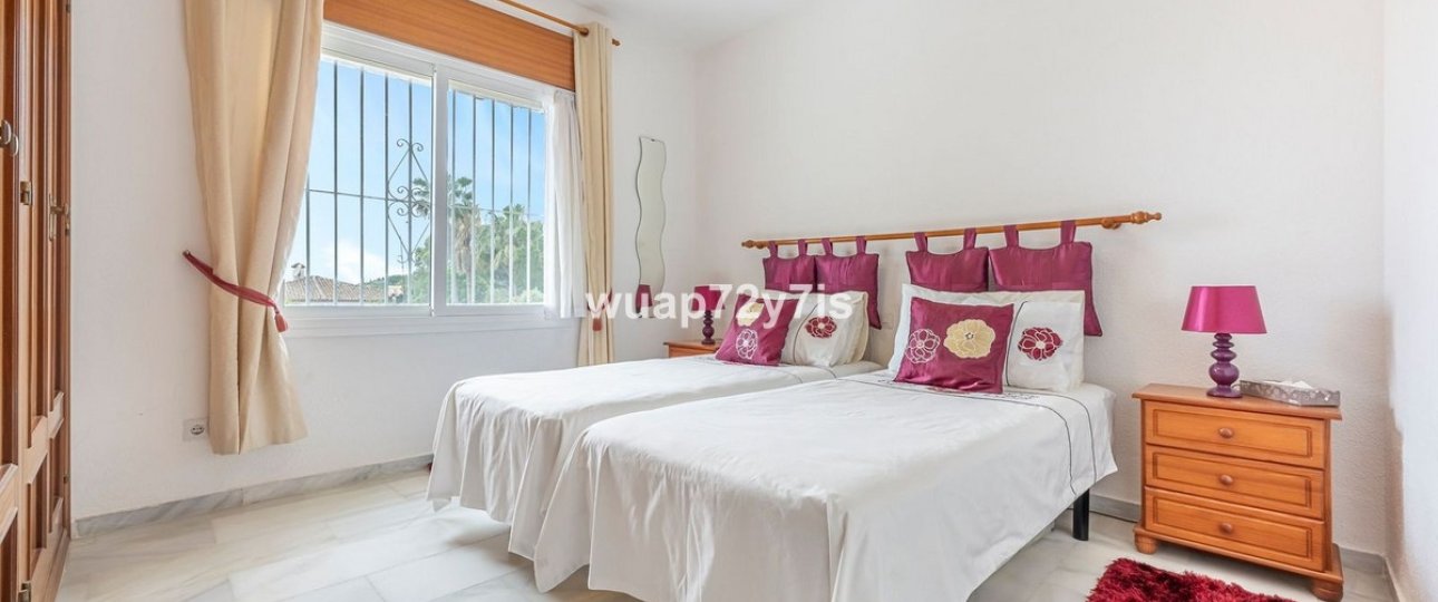 Wiederverkauf - Villa - Marbella - El Rosario
