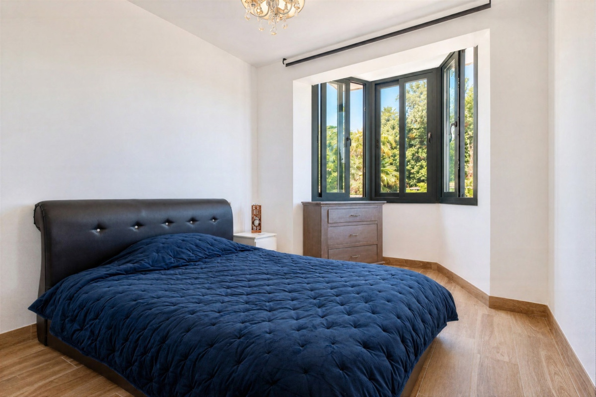 Wiederverkauf - Villa - Marbella - El Rosario