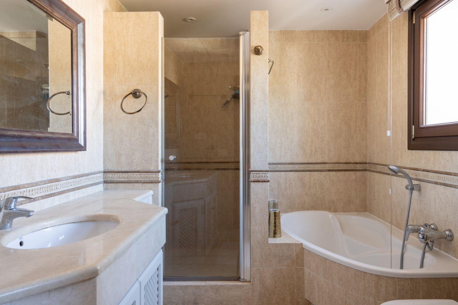 Wiederverkauf - Villa - Marbella - El Rosario