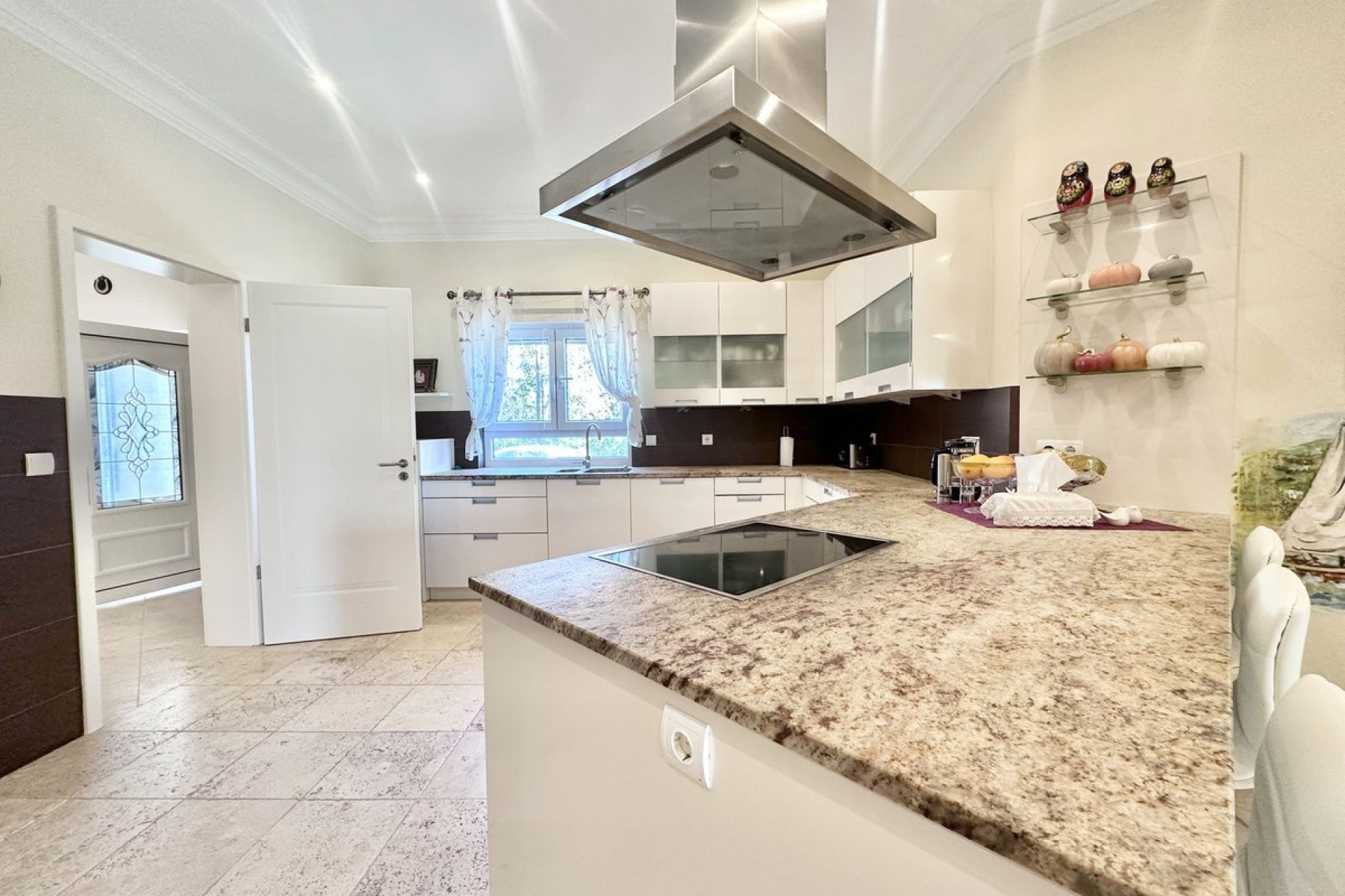 Wiederverkauf - Villa - Marbella - El Rosario
