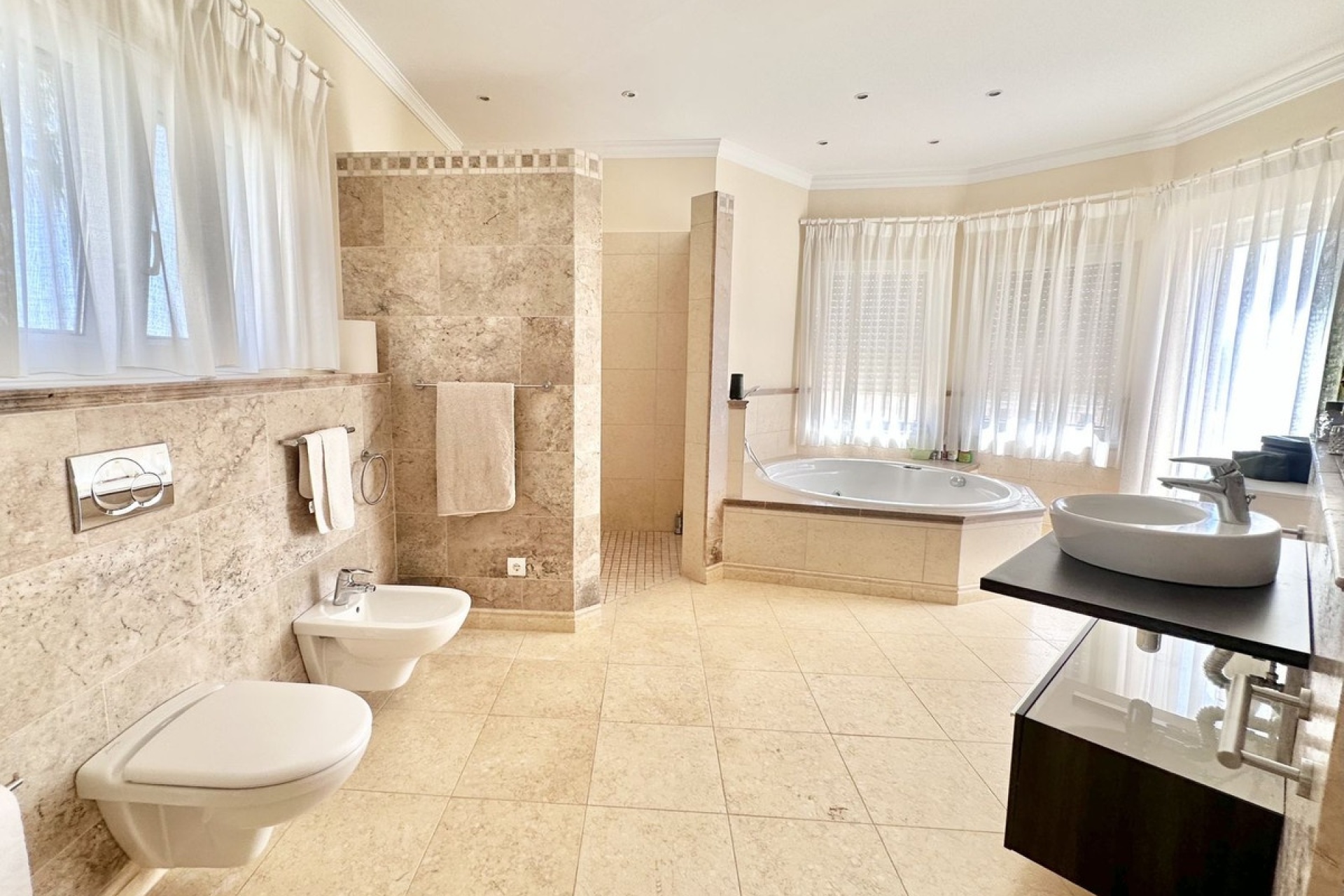 Wiederverkauf - Villa - Marbella - El Rosario