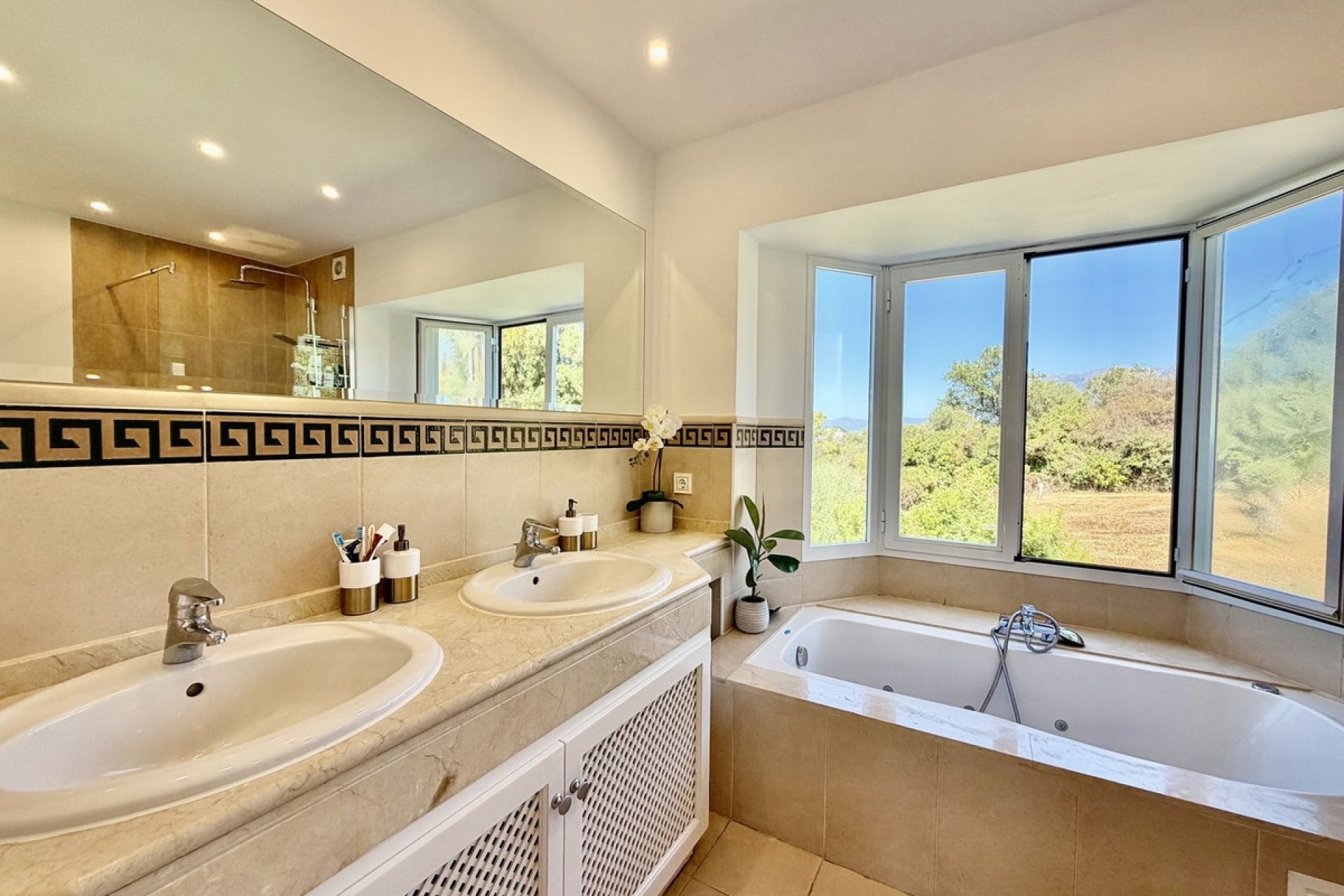 Wiederverkauf - Villa - Marbella - El Rosario