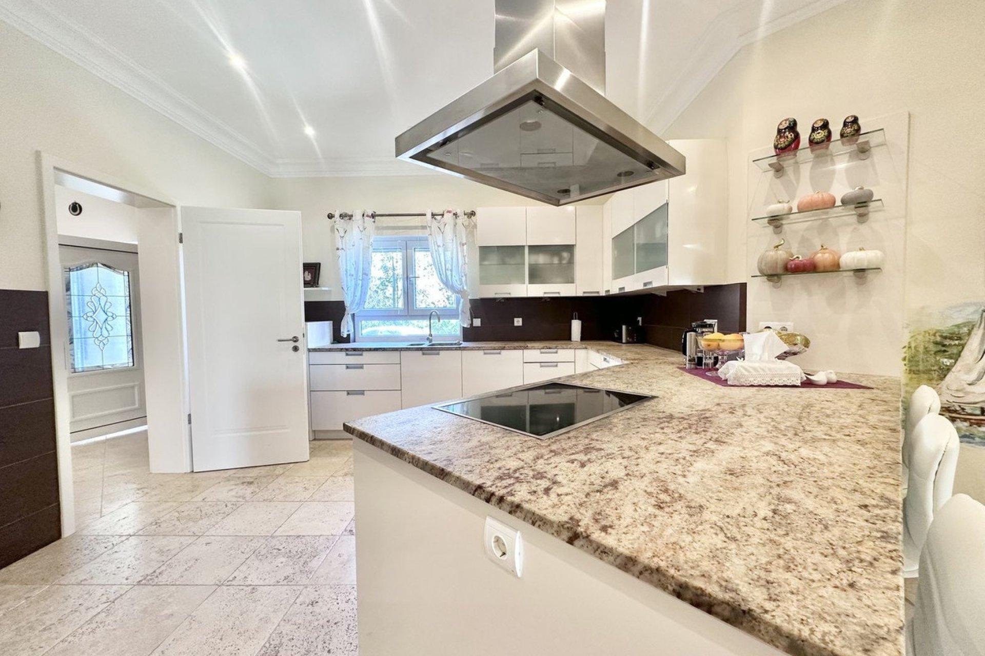 Wiederverkauf - Villa - Marbella - El Rosario