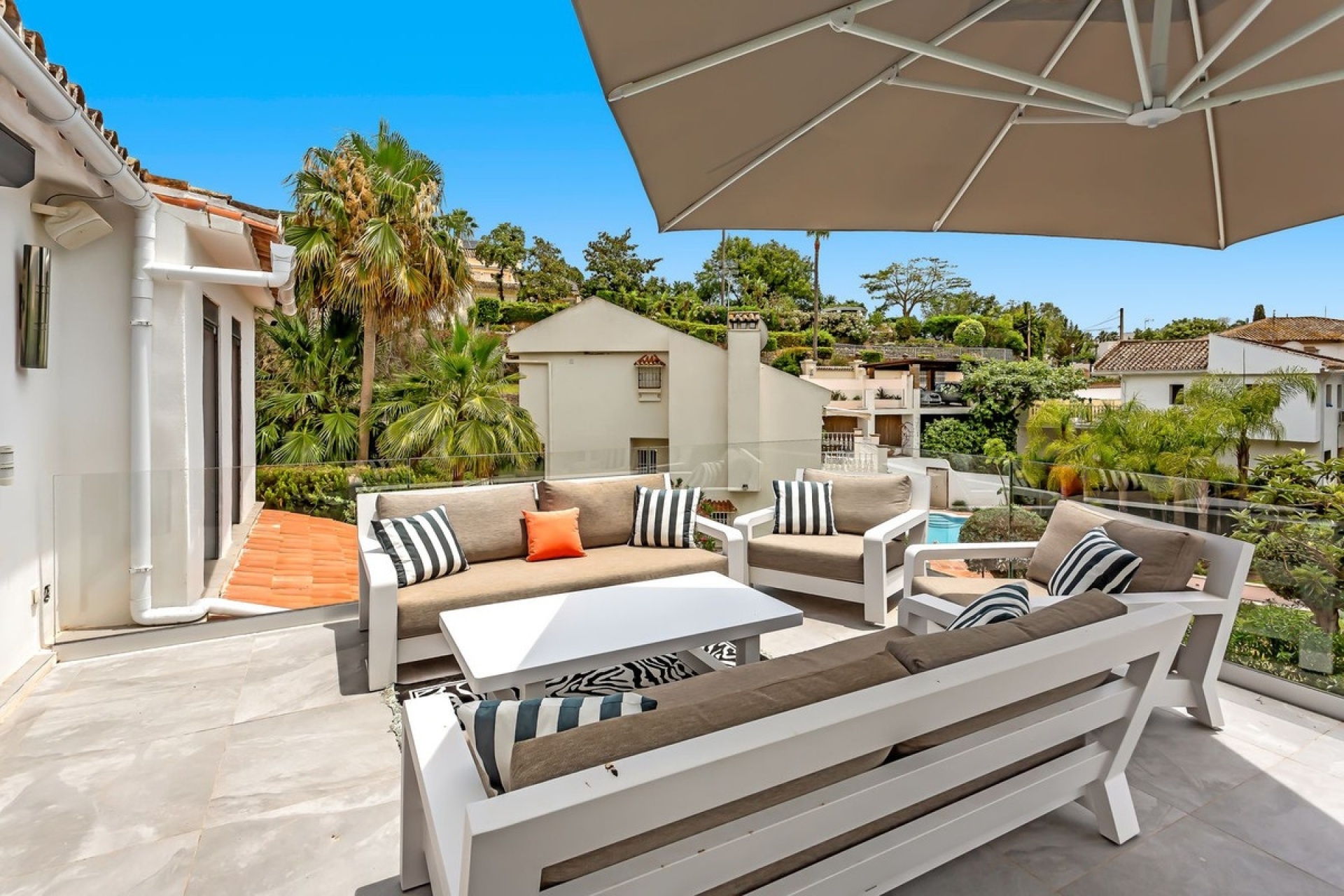 Wiederverkauf - Villa - Marbella - El Rosario