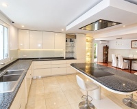 Wiederverkauf - Villa - Marbella - El Rosario