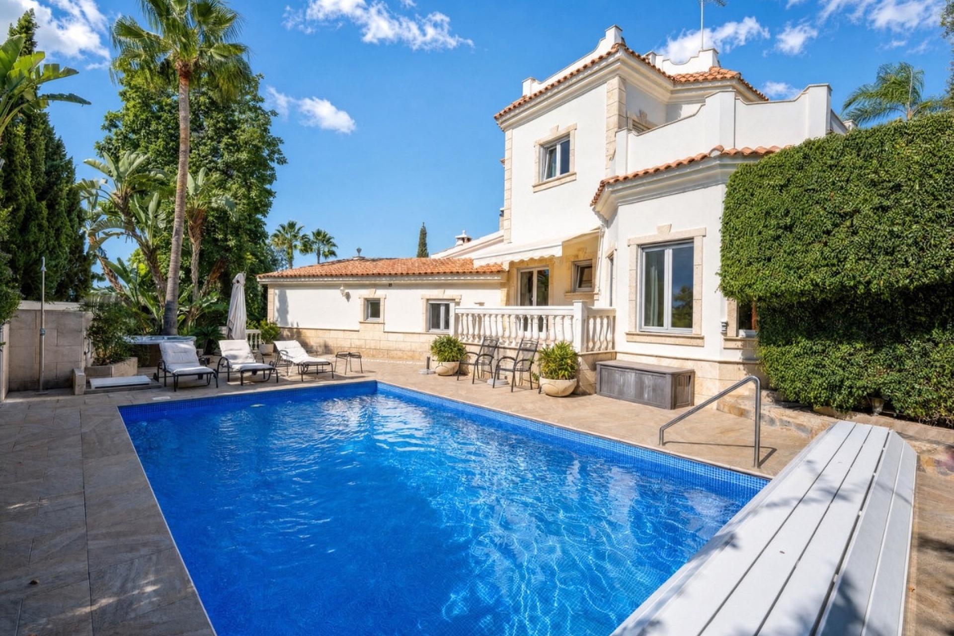 Wiederverkauf - Villa - Marbella - El Rosario