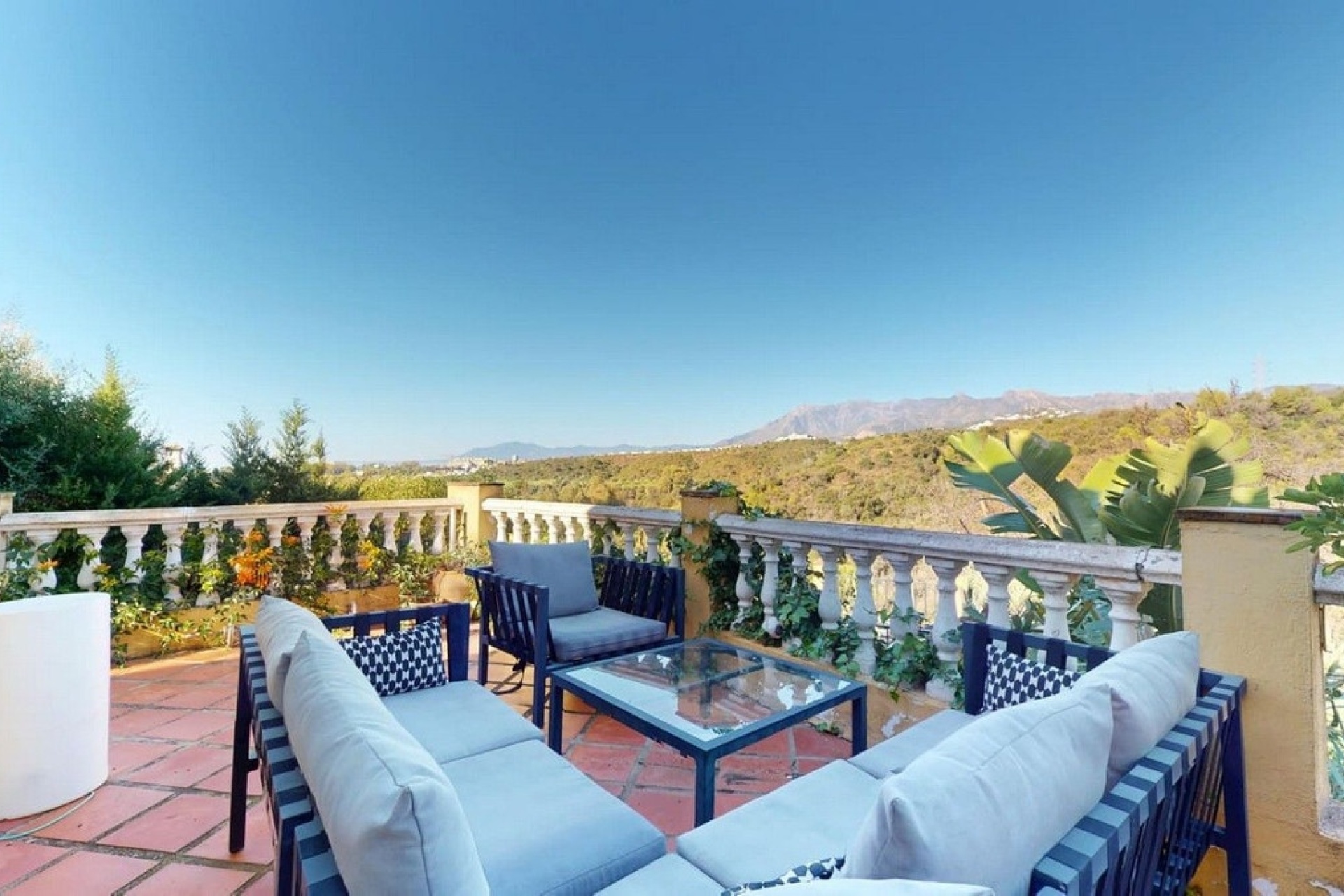 Wiederverkauf - Villa - Marbella - El Rosario