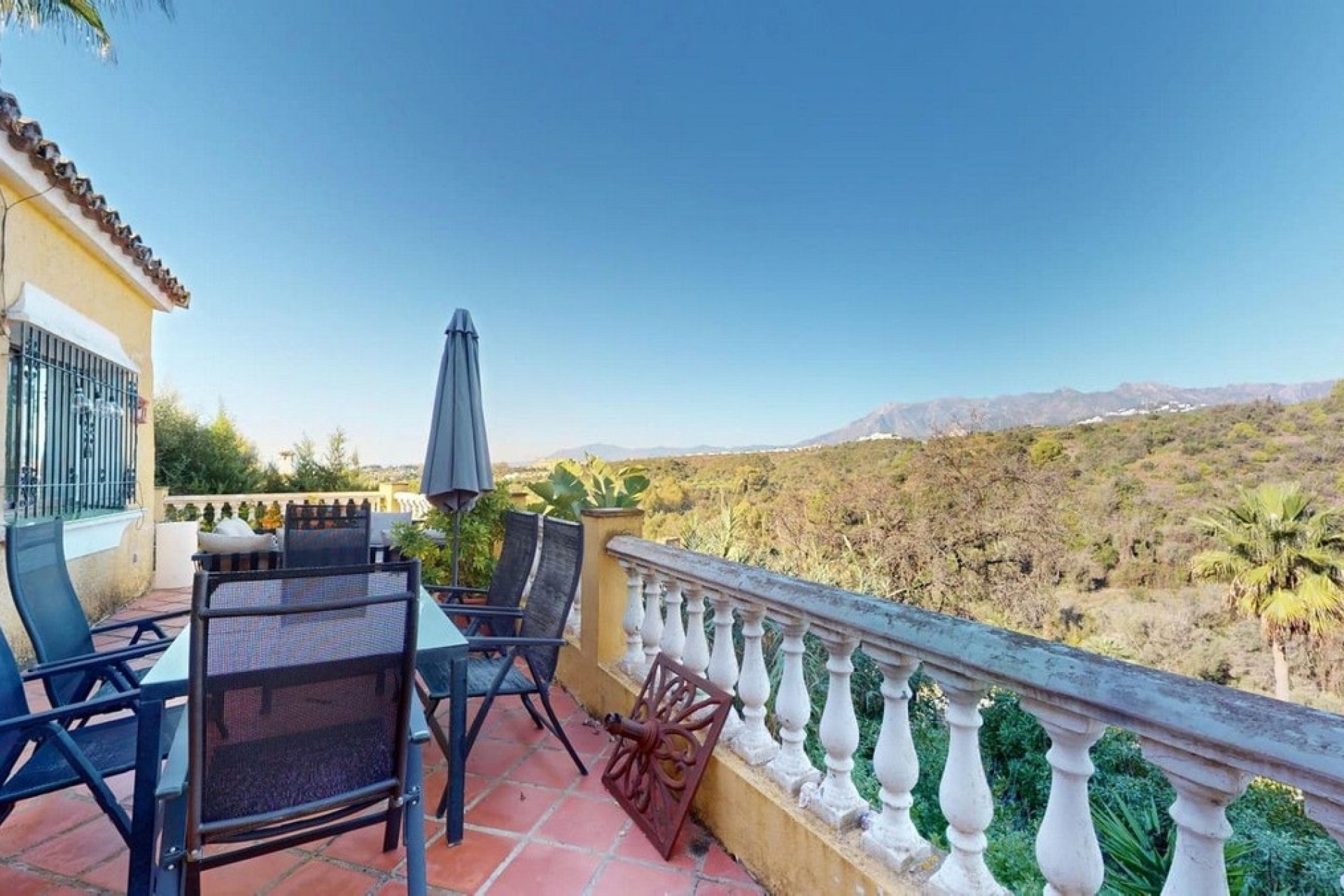 Wiederverkauf - Villa - Marbella - El Rosario