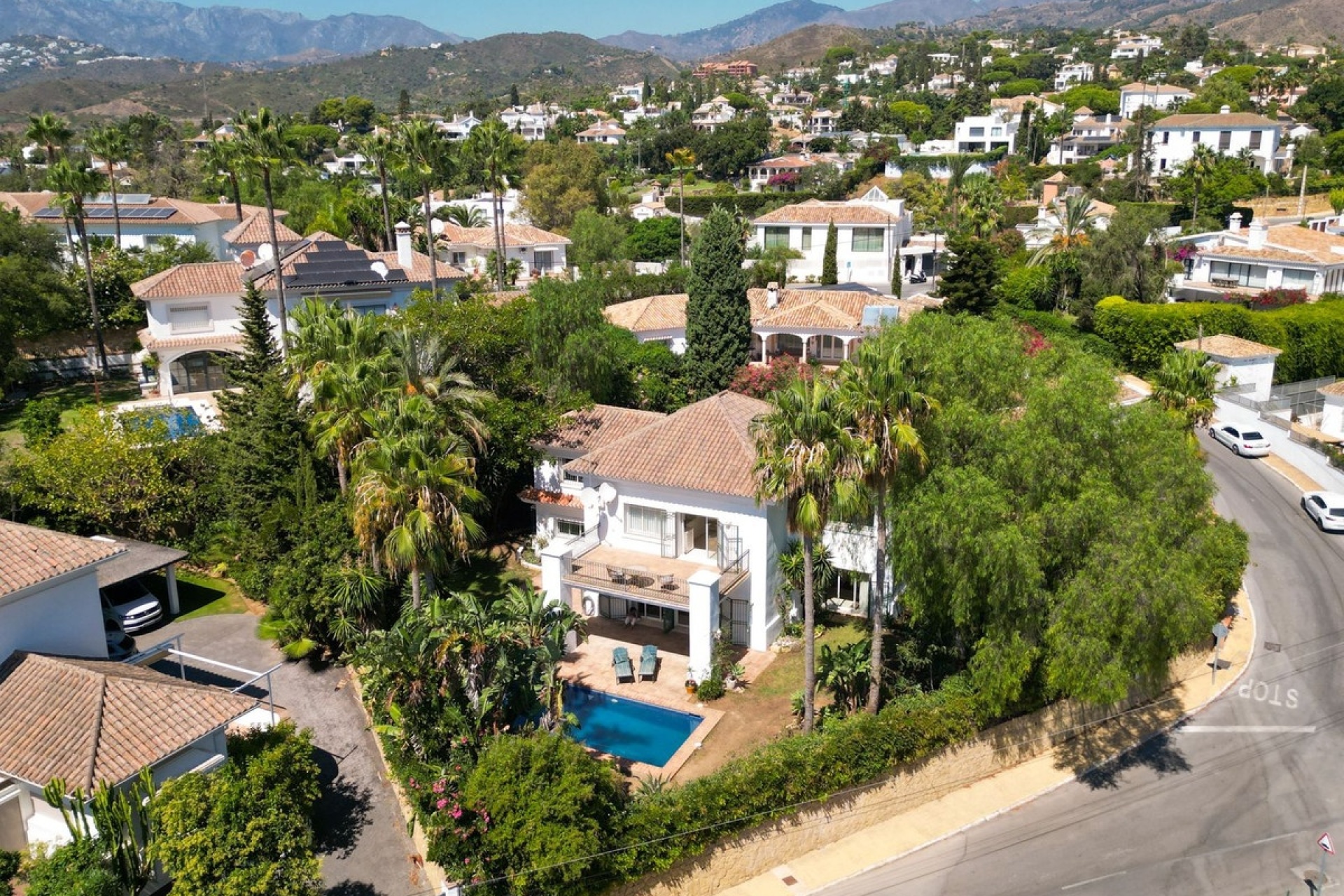 Wiederverkauf - Villa - Marbella - El Rosario