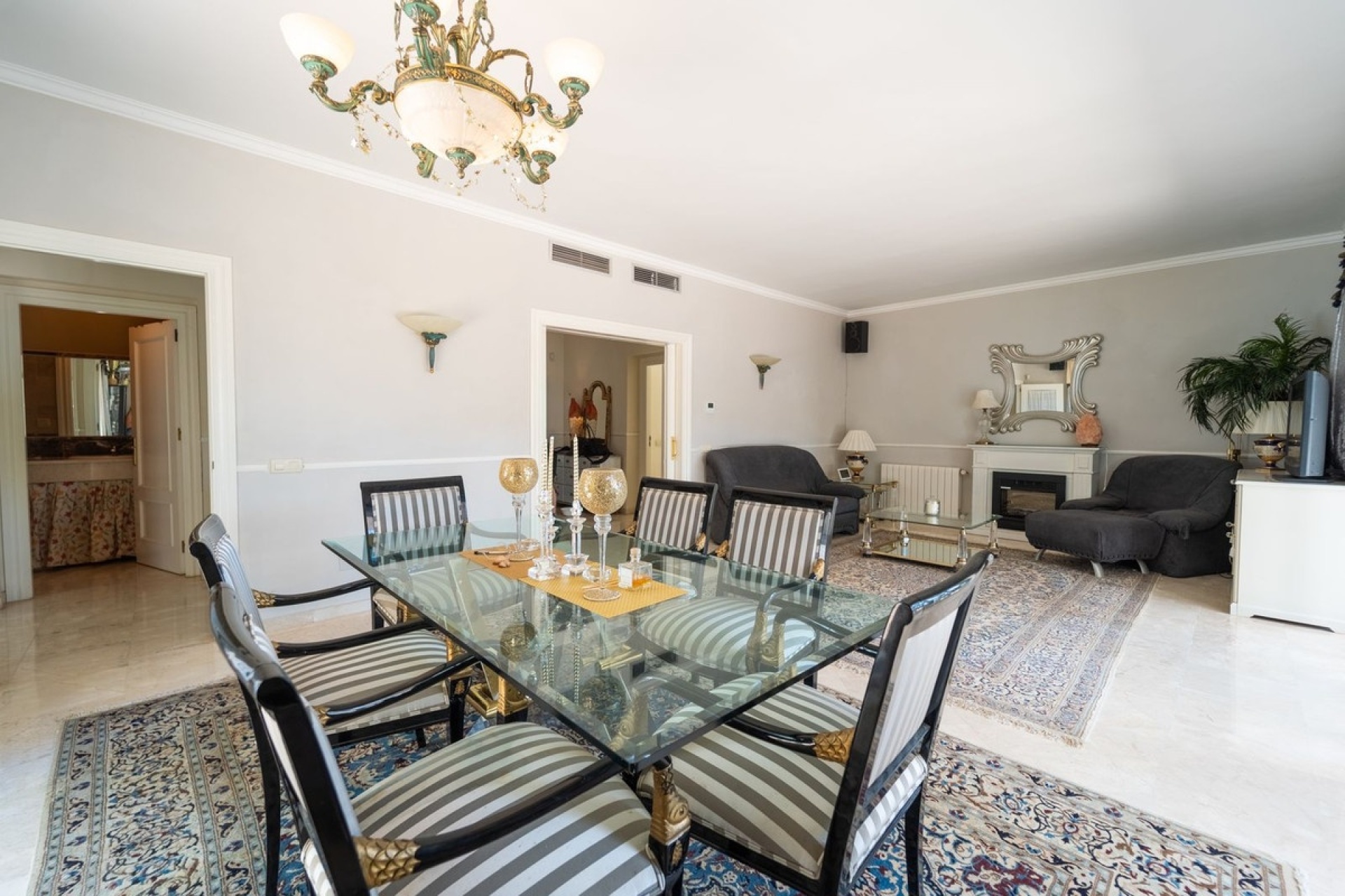 Wiederverkauf - Villa - Marbella - El Rosario