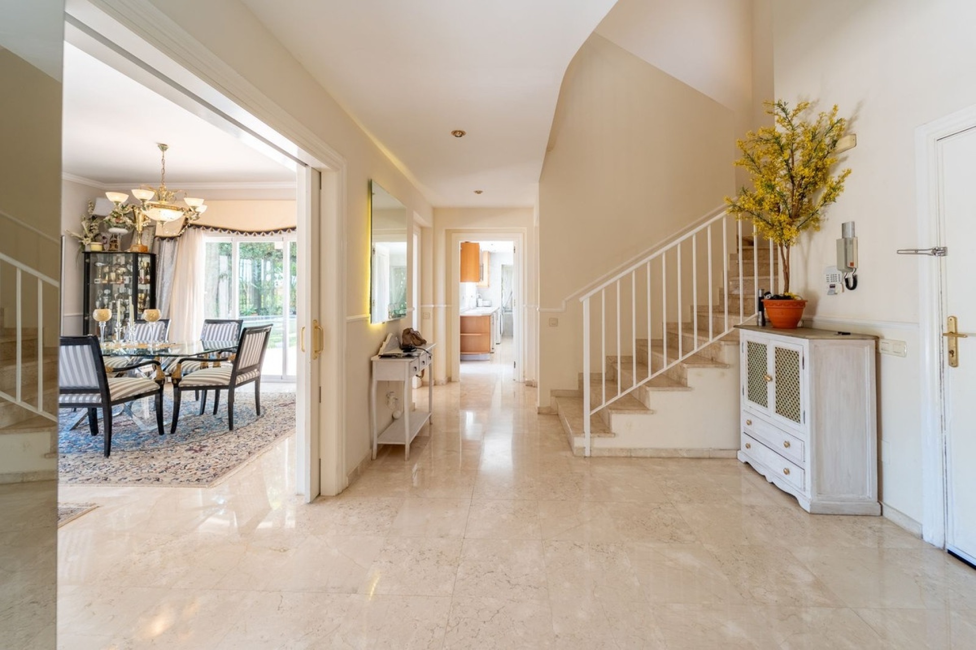 Wiederverkauf - Villa - Marbella - El Rosario