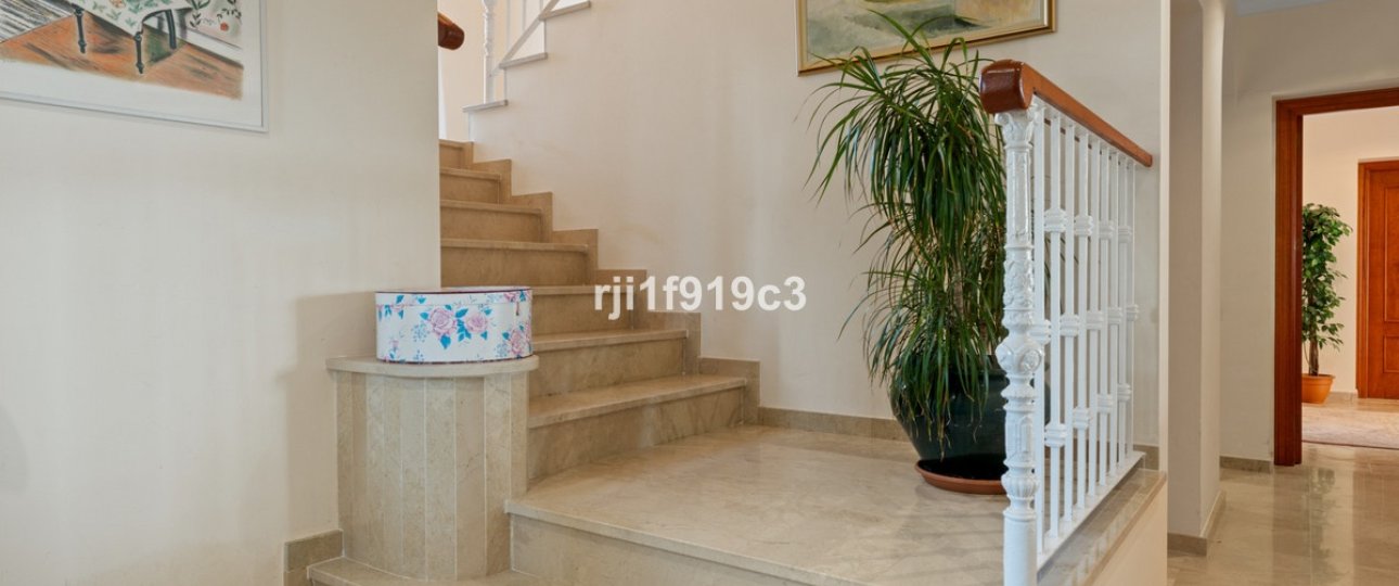 Wiederverkauf - Villa - Marbella - Elviria