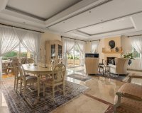Wiederverkauf - Villa - Marbella - Elviria