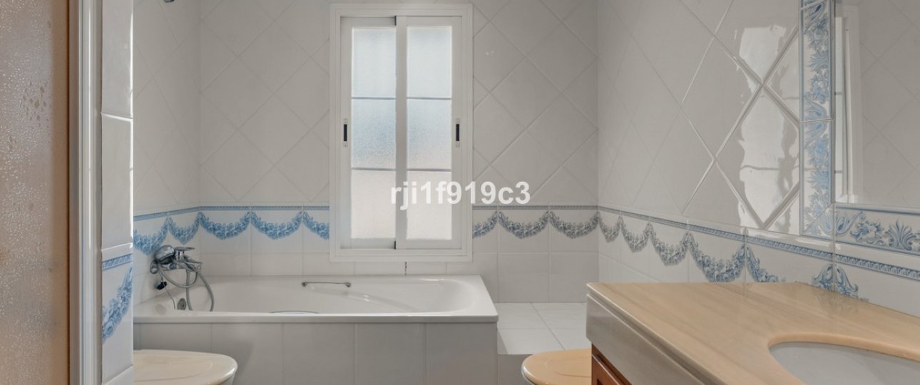Wiederverkauf - Villa - Marbella - Elviria