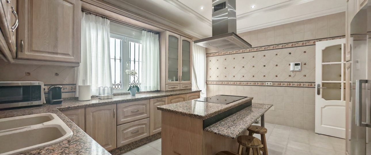 Wiederverkauf - Villa - Marbella - Elviria
