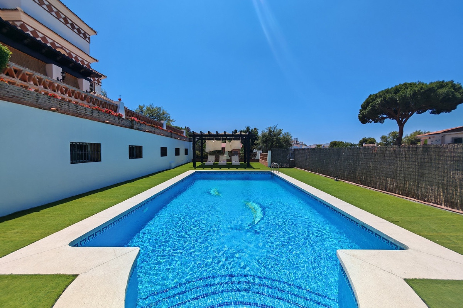 Wiederverkauf - Villa - Marbella - Elviria