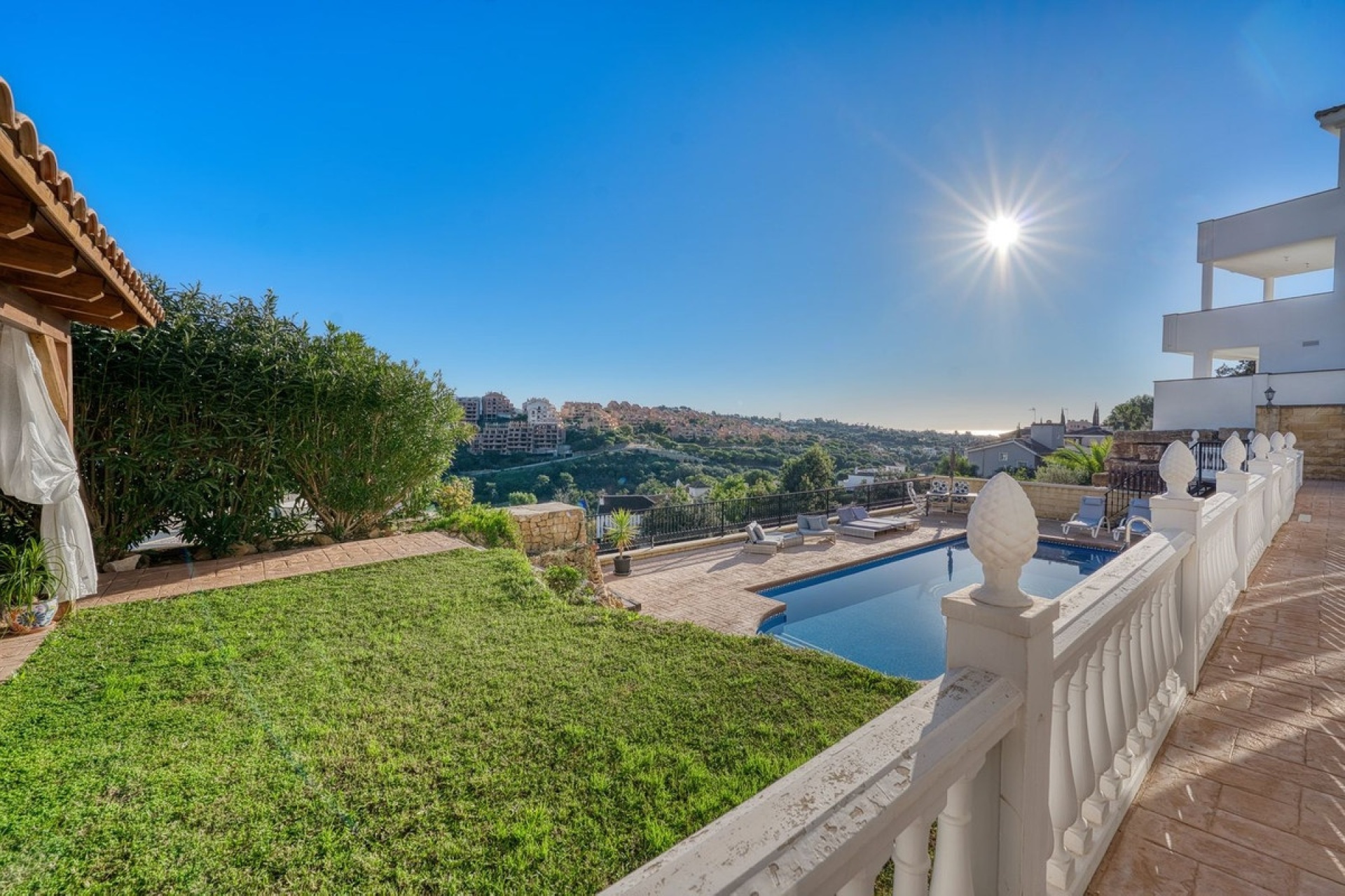 Wiederverkauf - Villa - Marbella - Elviria