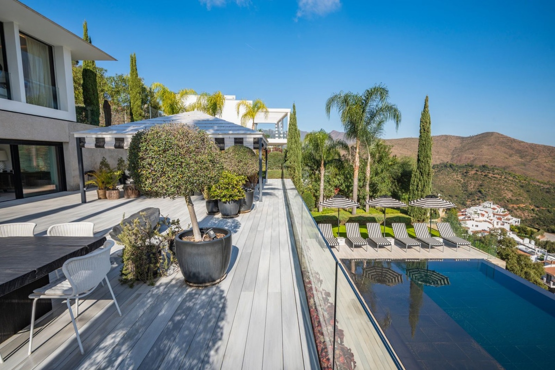 Wiederverkauf - Villa - Marbella - Elviria