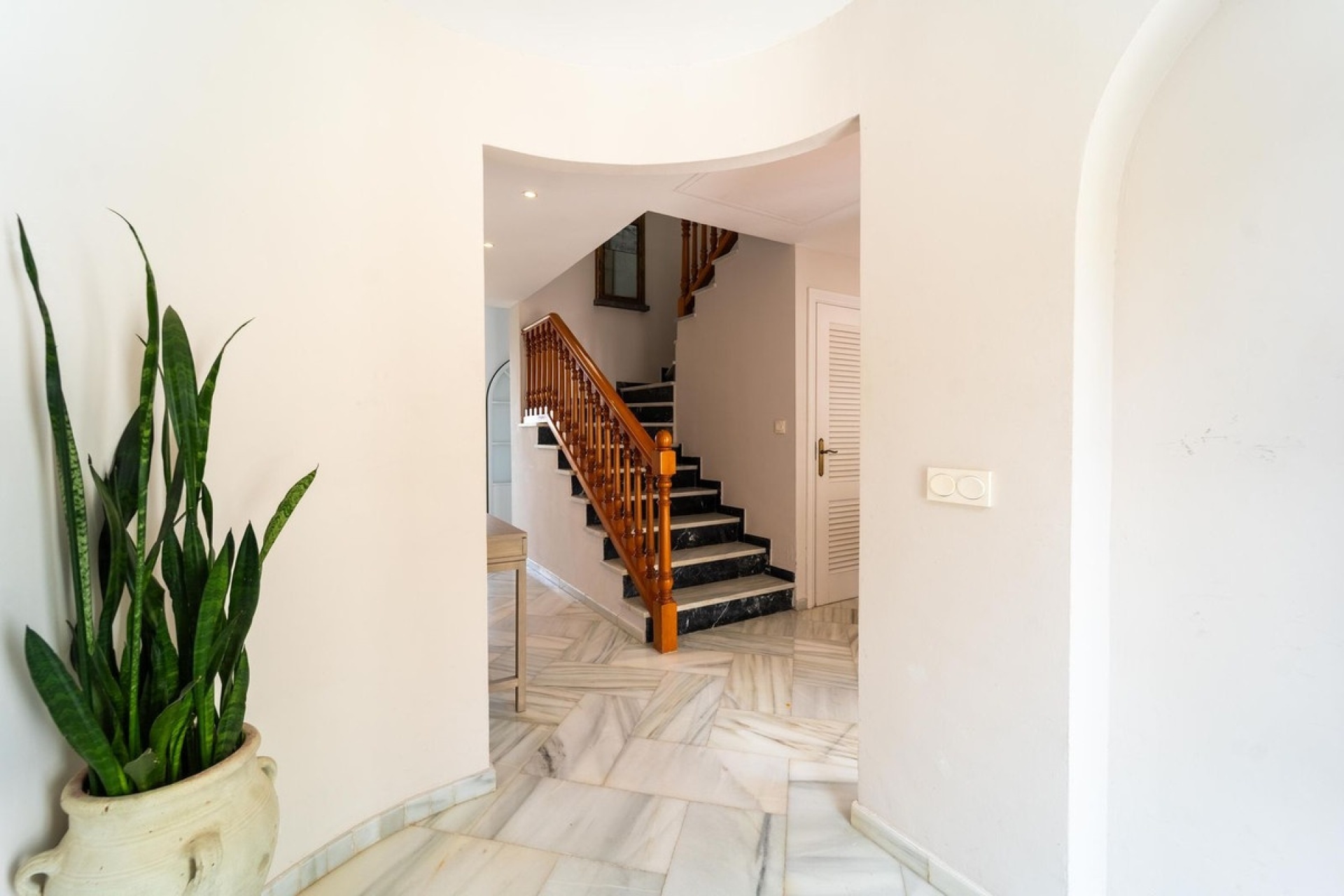Wiederverkauf - Villa - Marbella - Elviria