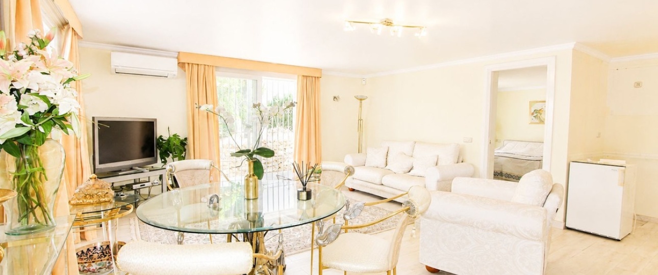 Wiederverkauf - Villa - Marbella - Elviria