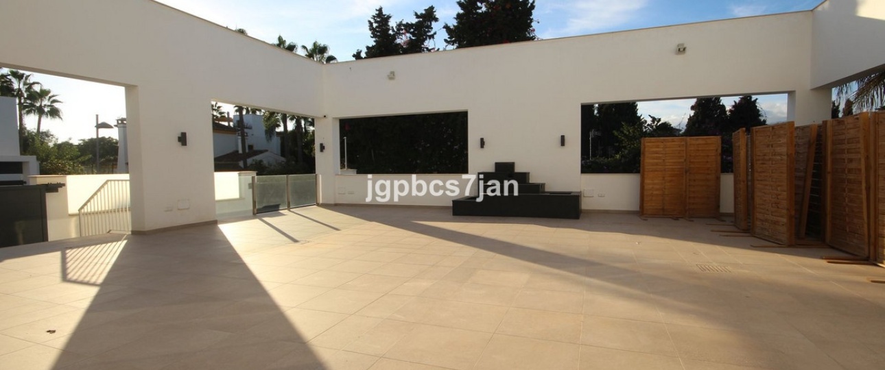 Wiederverkauf - Villa - Marbella - Elviria