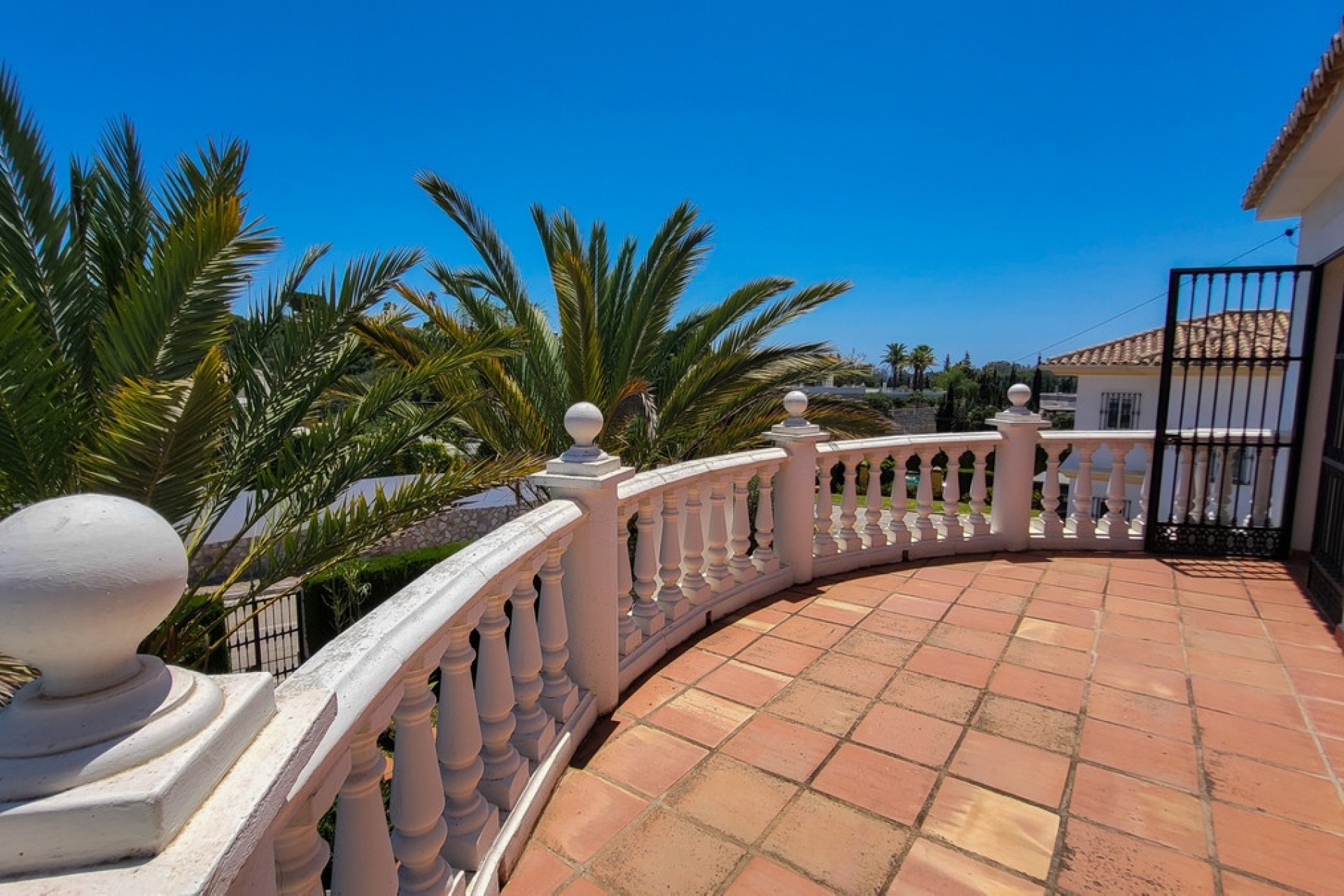 Wiederverkauf - Villa - Marbella - Elviria