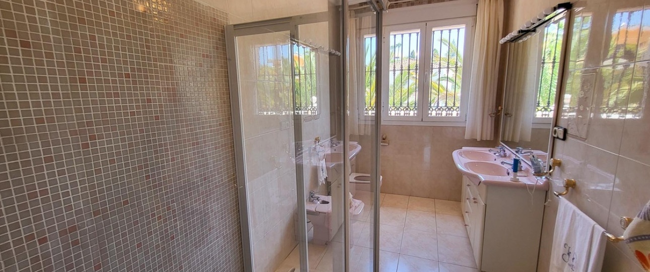 Wiederverkauf - Villa - Marbella - Elviria