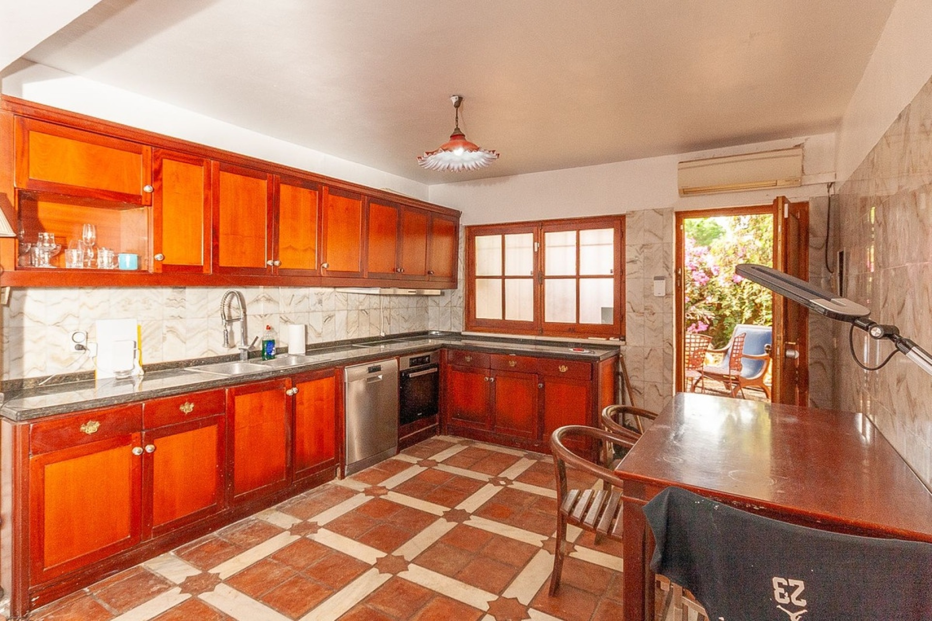 Wiederverkauf - Villa - Marbella - Elviria