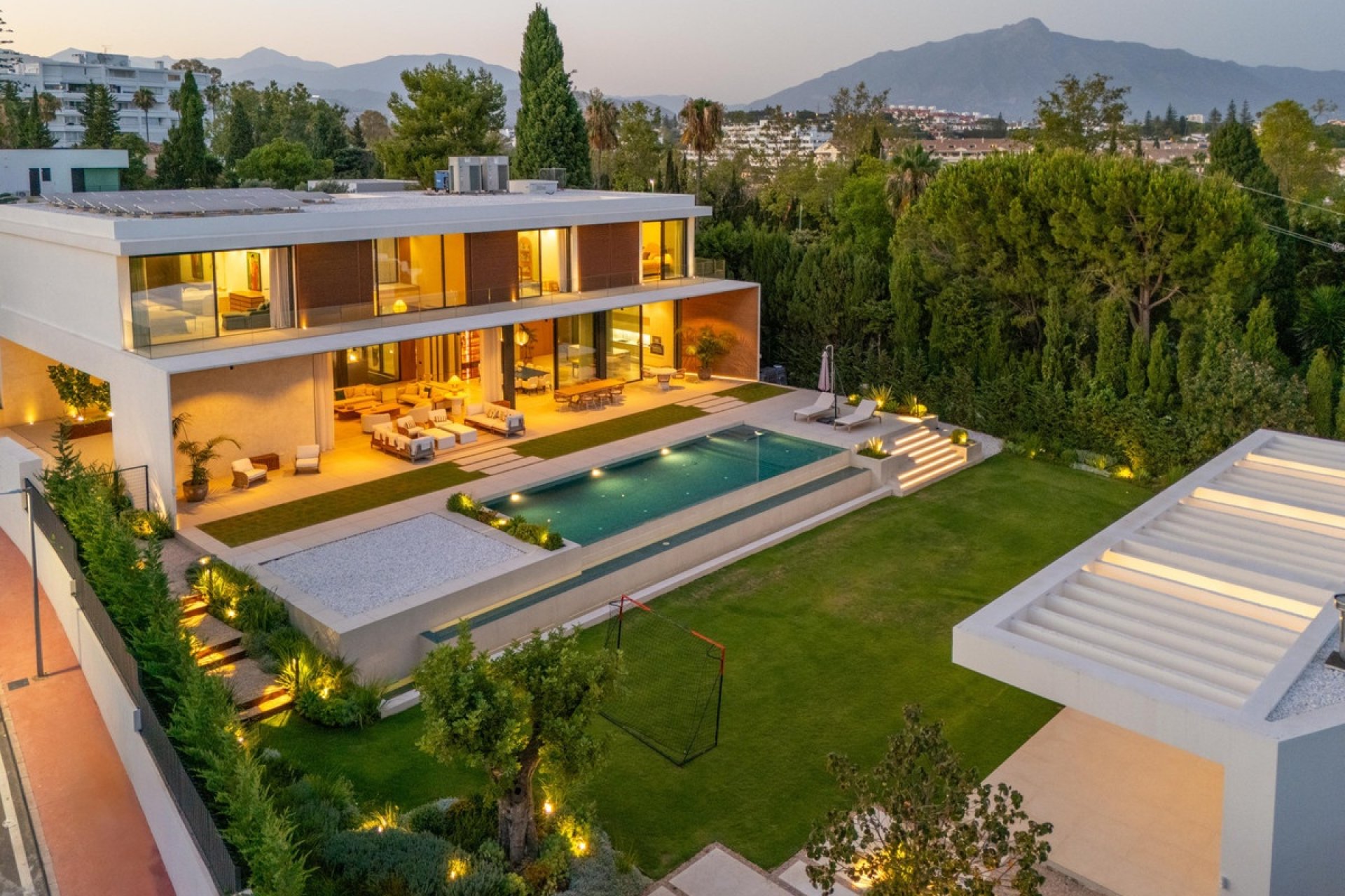 Wiederverkauf - Villa - Marbella - Guadalmina Alta