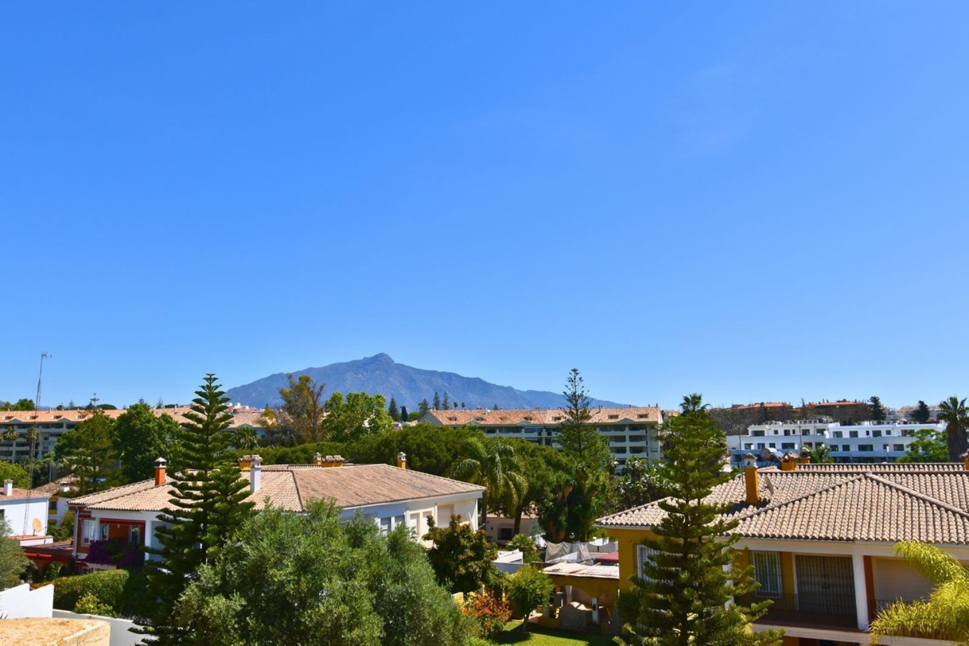 Wiederverkauf - Villa - Marbella - Guadalmina Alta