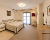 Wiederverkauf - Villa - Marbella - Guadalmina Alta