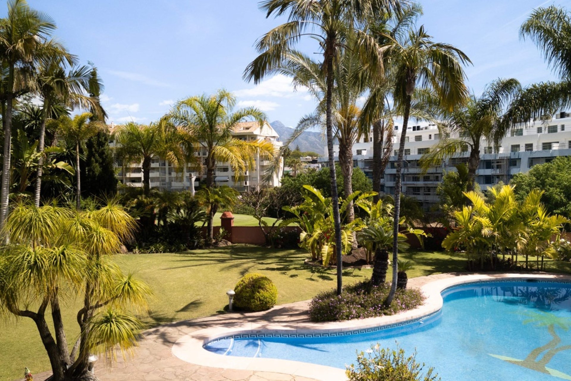 Wiederverkauf - Villa - Marbella - Guadalmina Alta