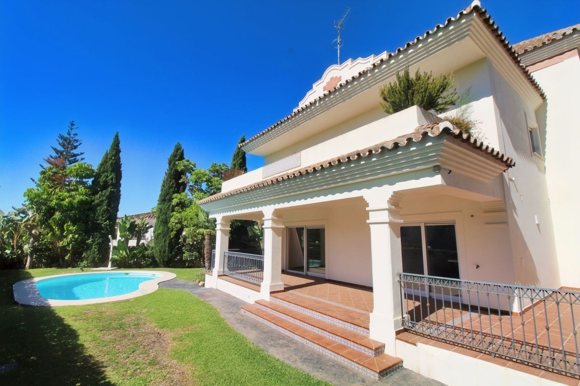 Wiederverkauf - Villa - Marbella - Guadalmina Alta