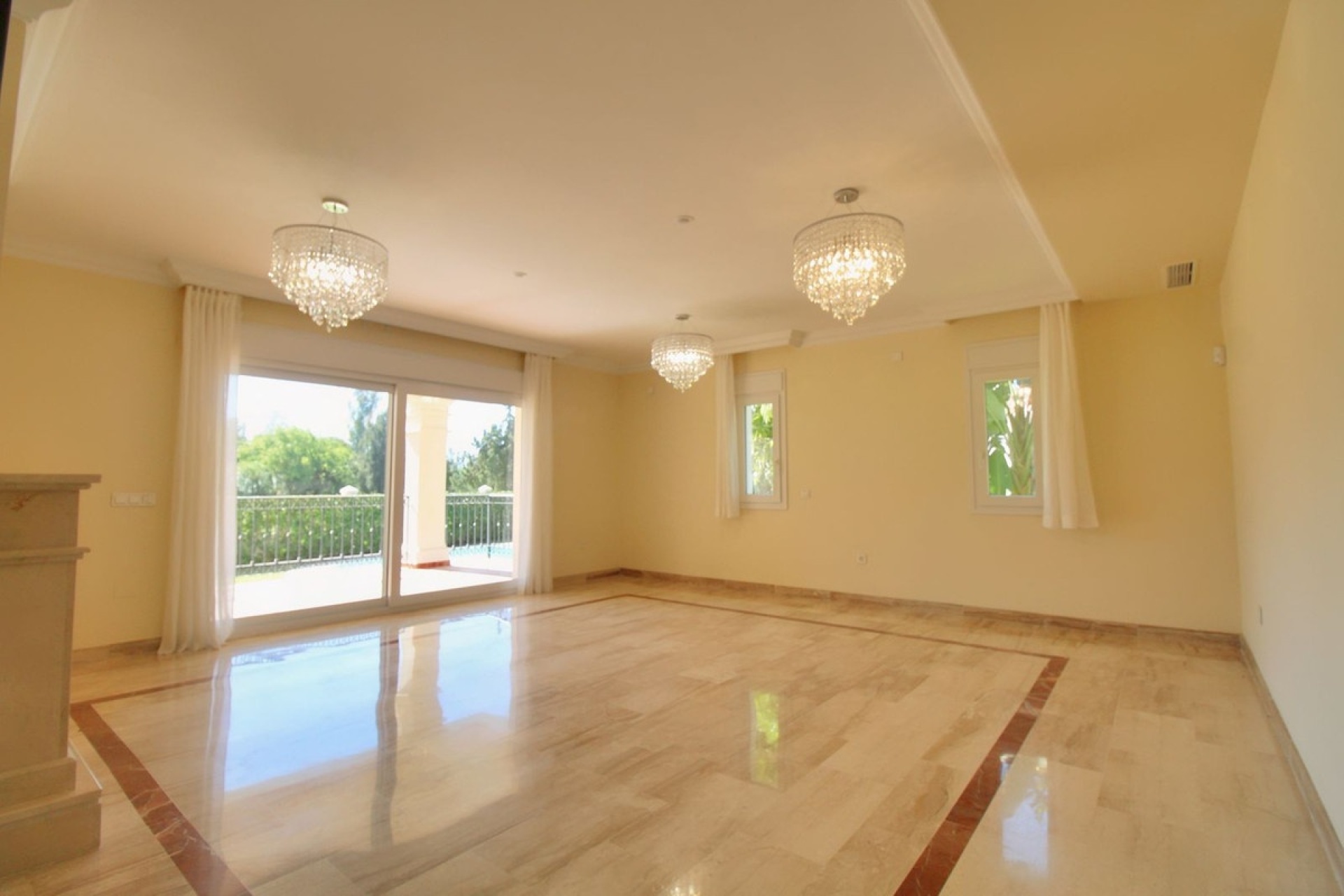 Wiederverkauf - Villa - Marbella - Guadalmina Alta