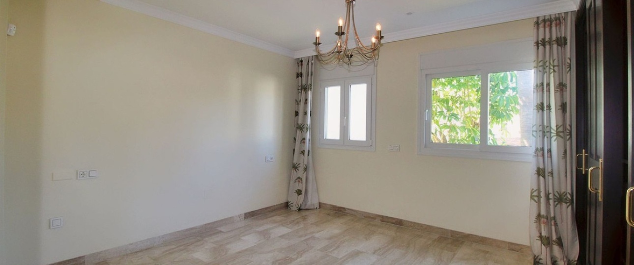 Wiederverkauf - Villa - Marbella - Guadalmina Alta