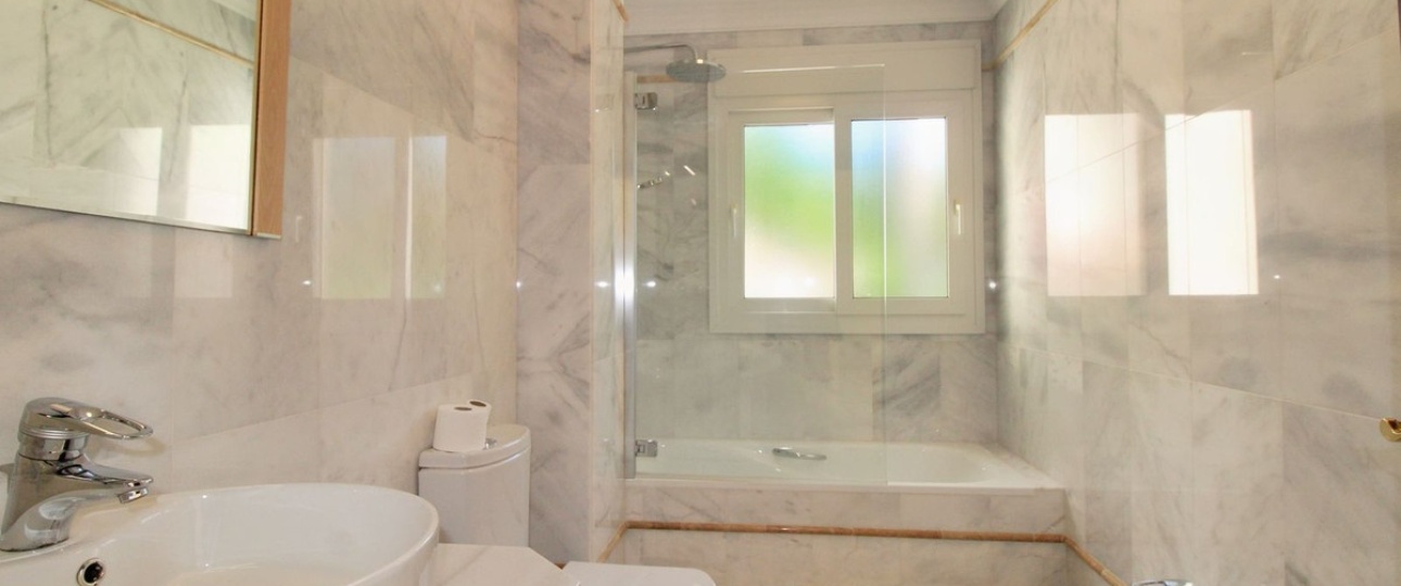 Wiederverkauf - Villa - Marbella - Guadalmina Alta