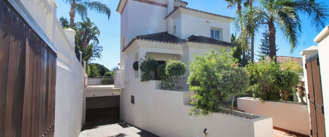 Wiederverkauf - Villa - Marbella - Guadalmina Alta