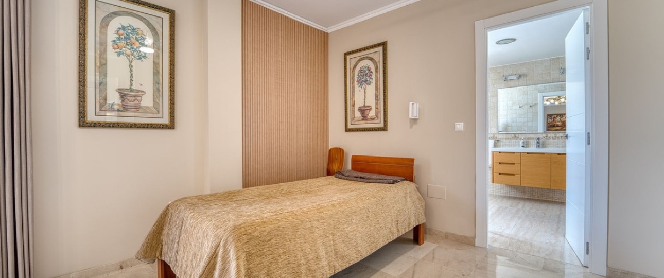 Wiederverkauf - Villa - Marbella - Guadalmina Alta