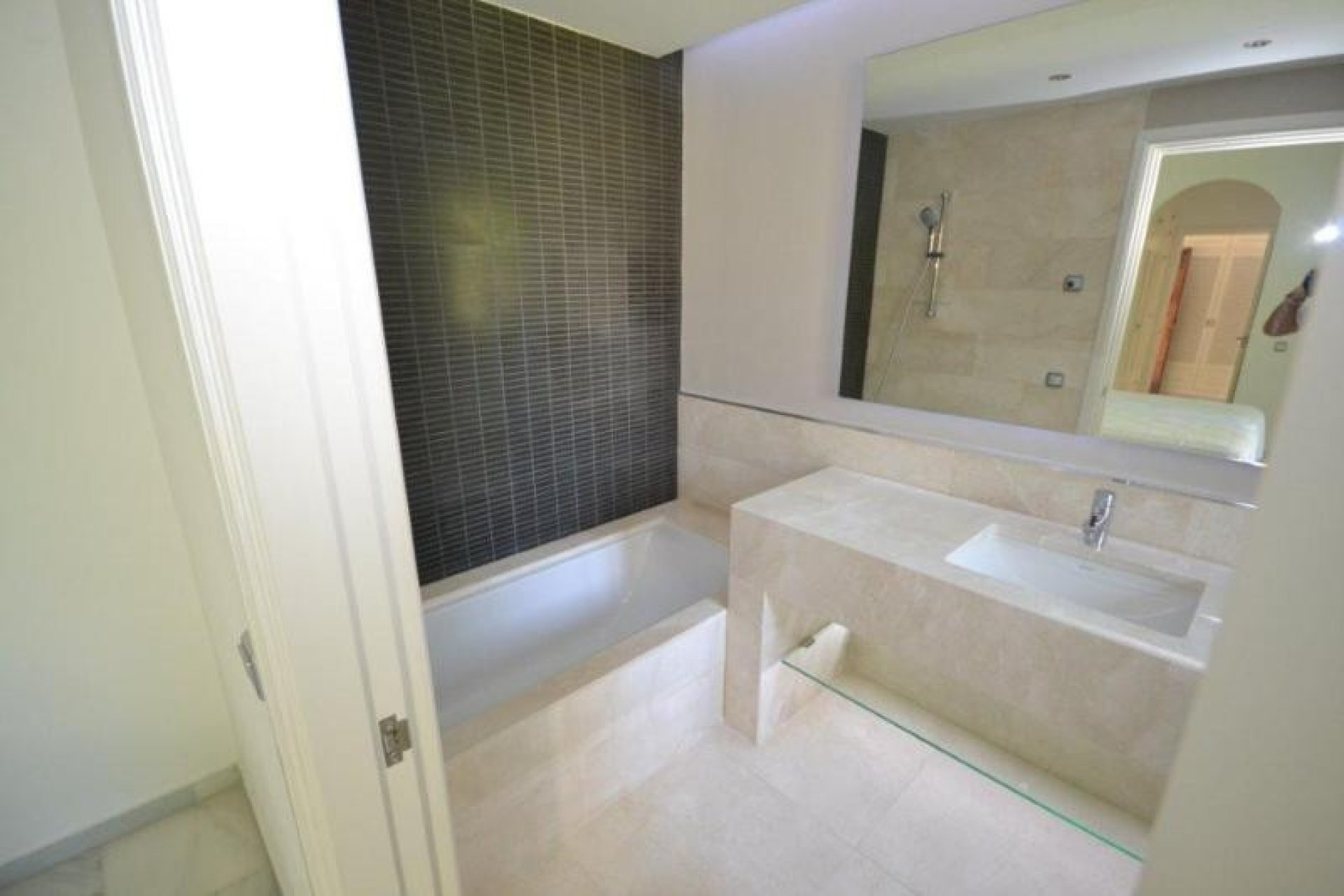 Wiederverkauf - Villa - Marbella - Guadalmina Baja