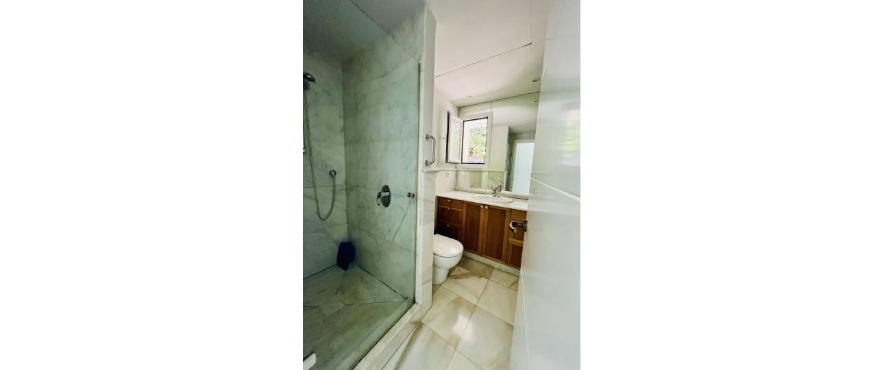Wiederverkauf - Villa - Marbella - Guadalmina Baja