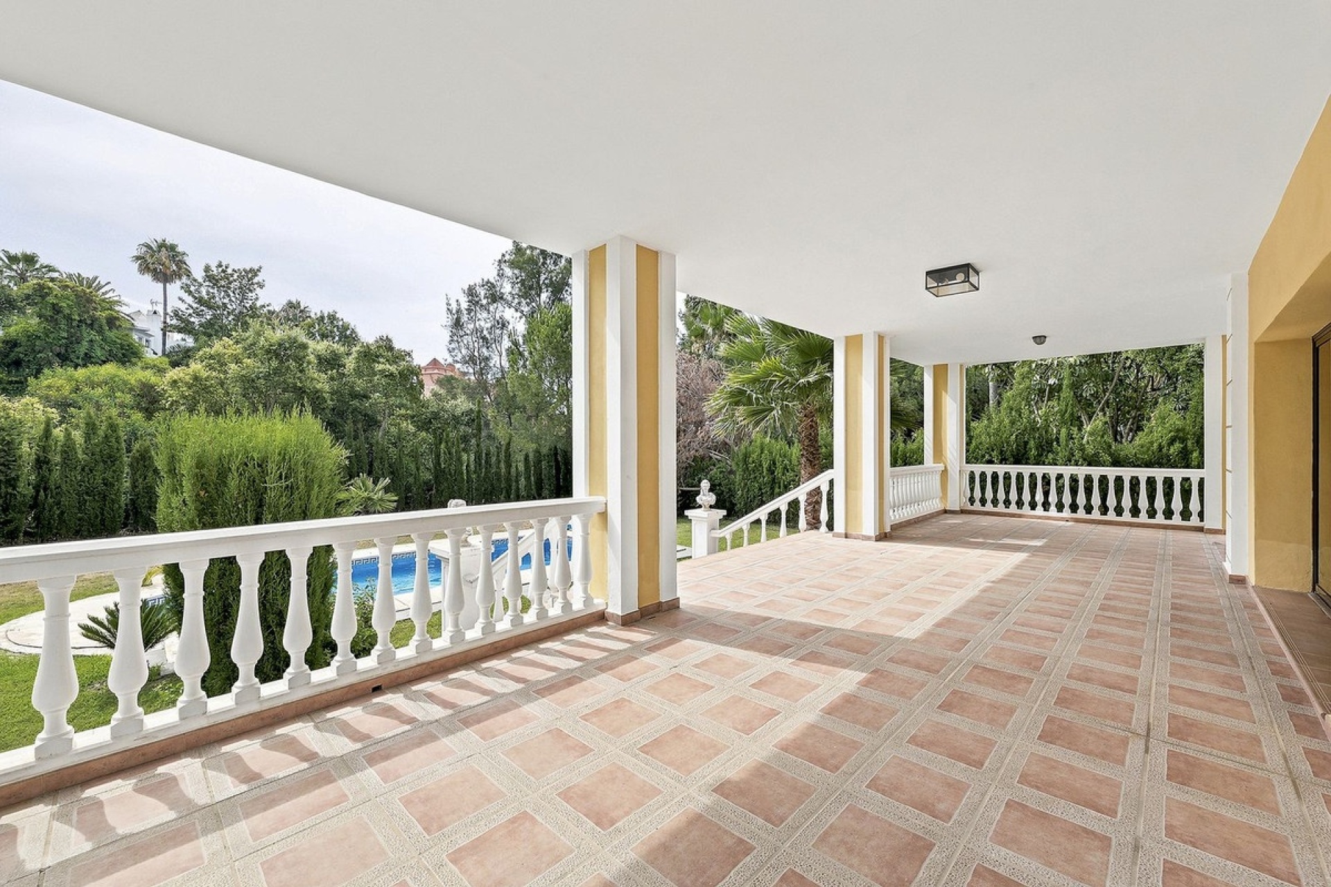 Wiederverkauf - Villa - Marbella - Hacienda Las Chapas