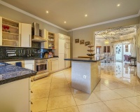 Wiederverkauf - Villa - Marbella - Hacienda Las Chapas