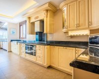 Wiederverkauf - Villa - Marbella - La Mairena
