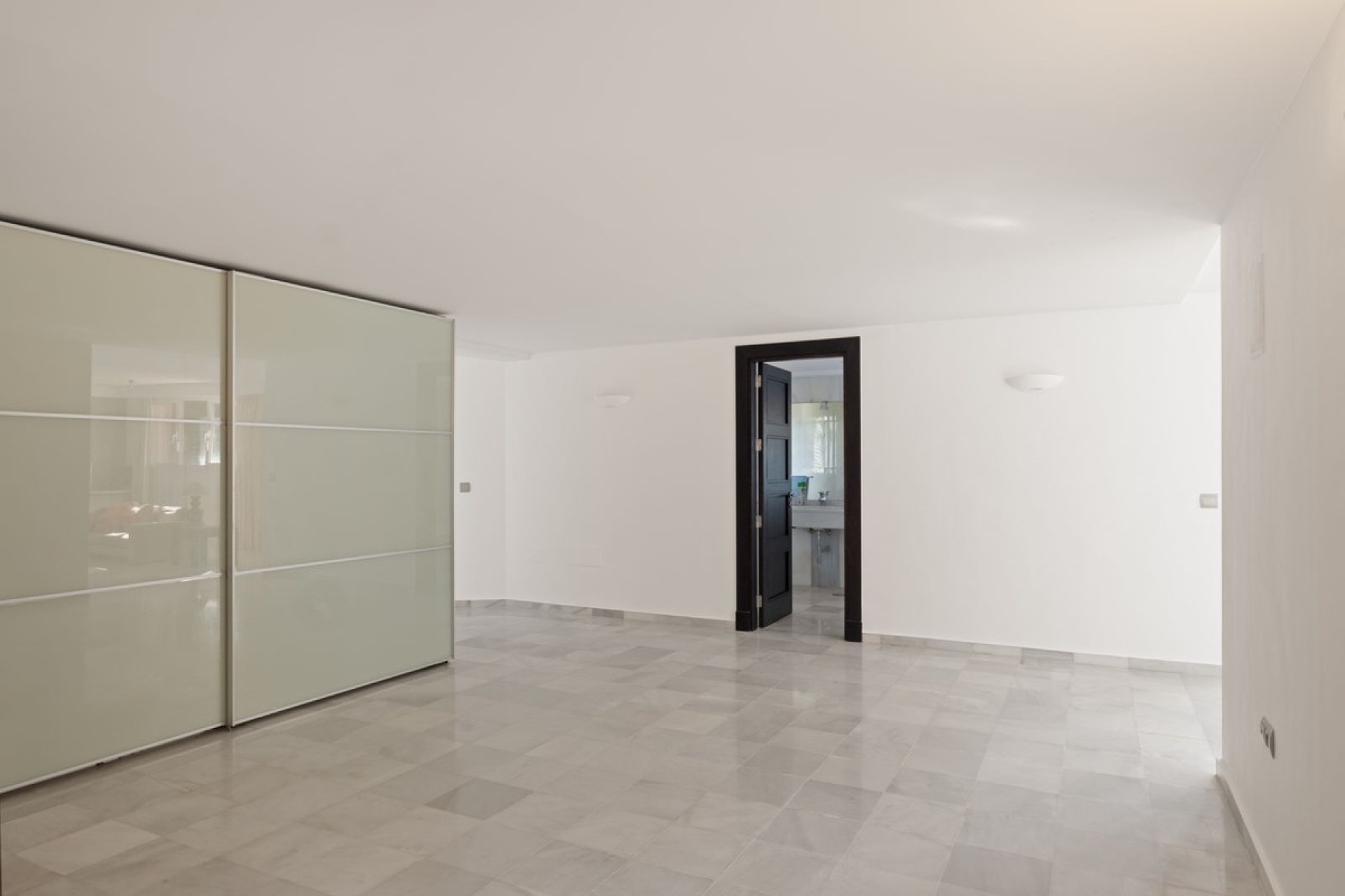 Wiederverkauf - Villa - Marbella - La Mairena