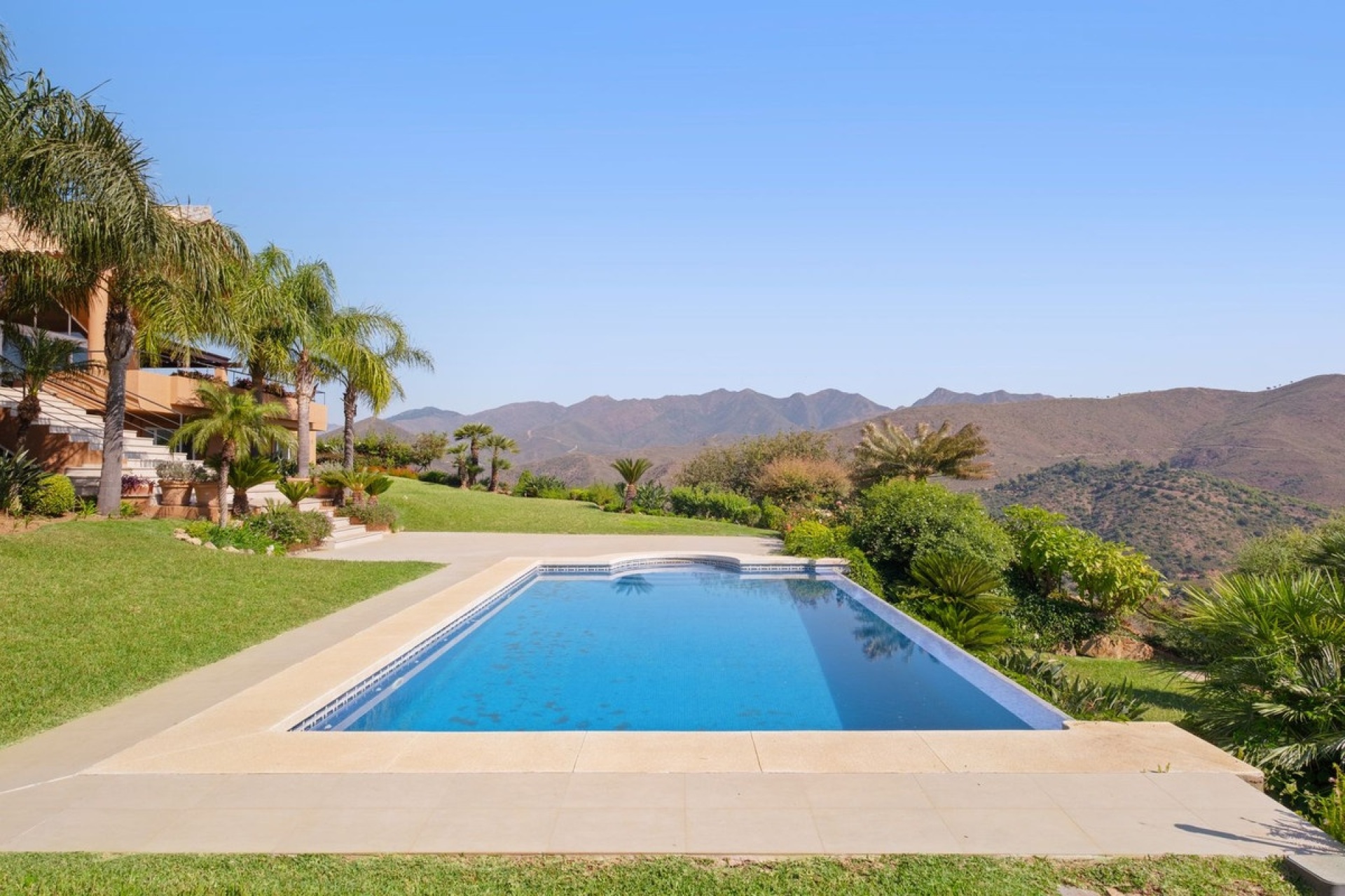 Wiederverkauf - Villa - Marbella - La Mairena